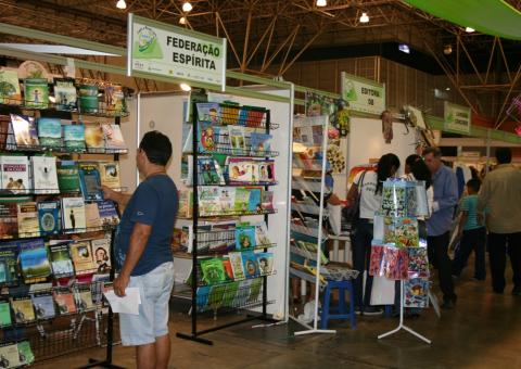Feira de Livros do Sesc terá participação de 23 escritores no Café Literário